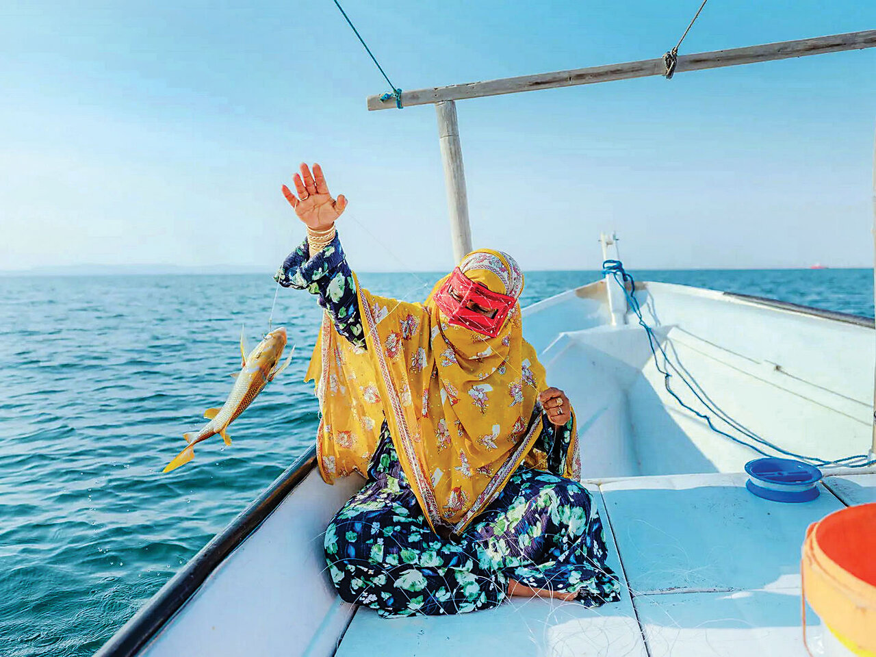 ماهیگیری زنان در قشم زن ماهیگیر
