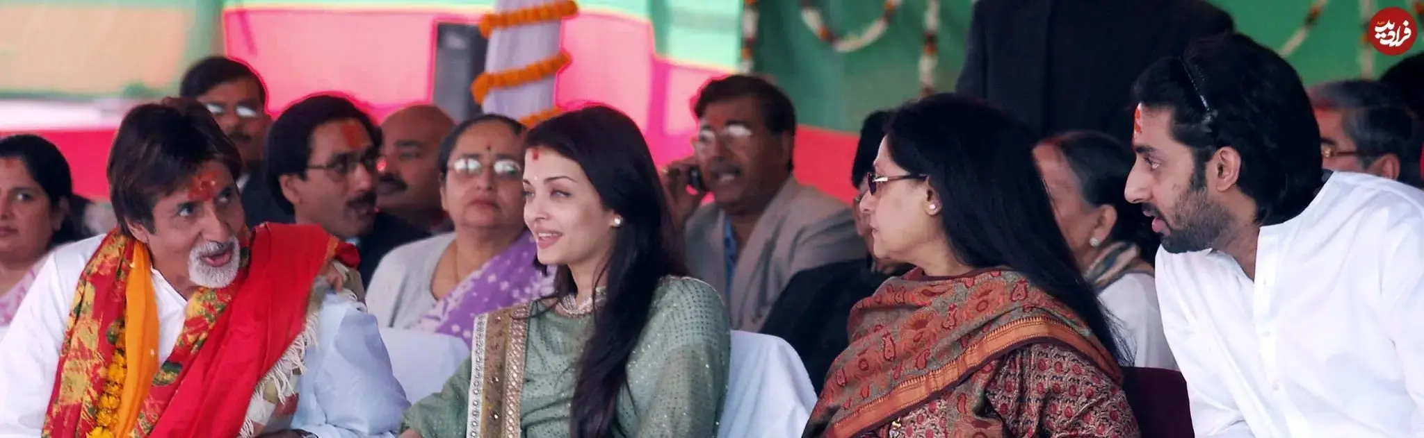 آیشواریای زیبا در کنار خانواده باچان1