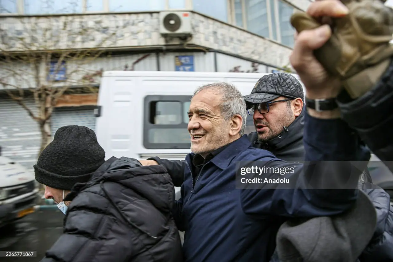 تصاویری متفاوت از رئیس جمهور در راهپیمایی روز قدس