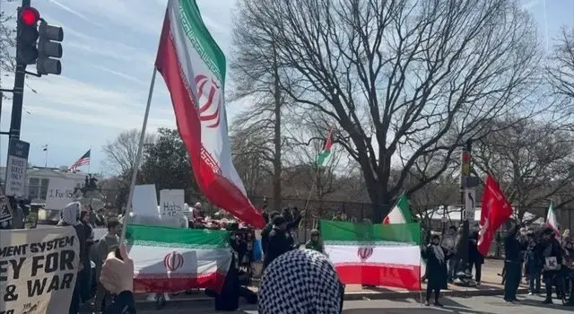 تجمع در آمریکا علیه جنگ علیه ایران