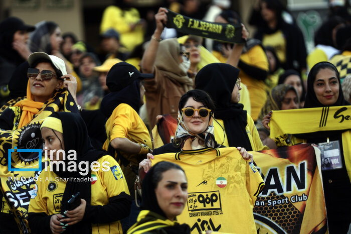 هواداران زن سپاهان زنان هوادار سپاهان