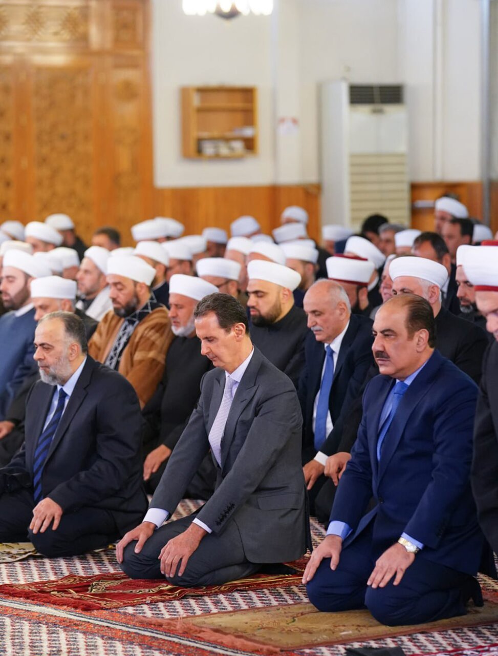 بشار اسد در نماز عید فطر