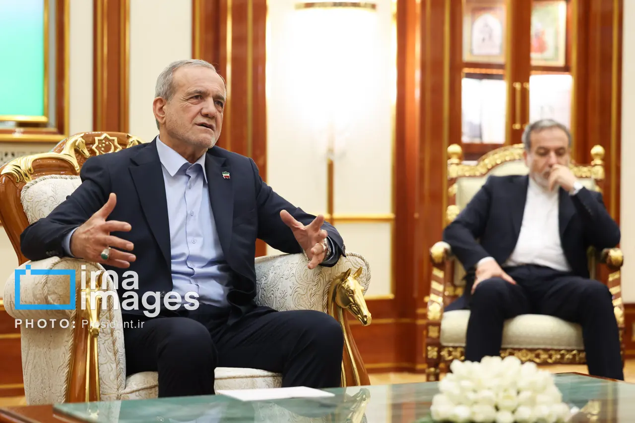 دیدار پزشکیان و پوتین و پزشکیان