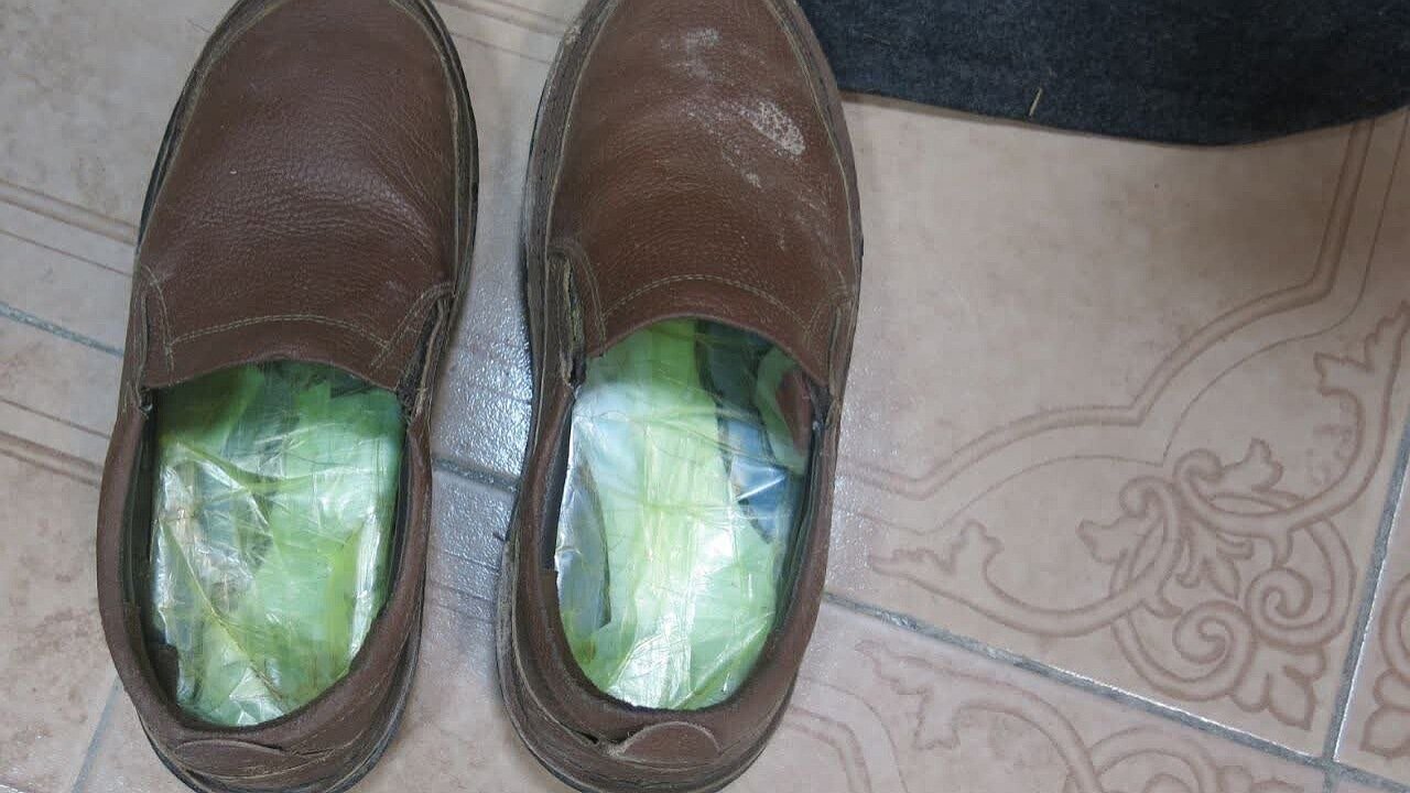 پنهان کردن تریاک در کفش
