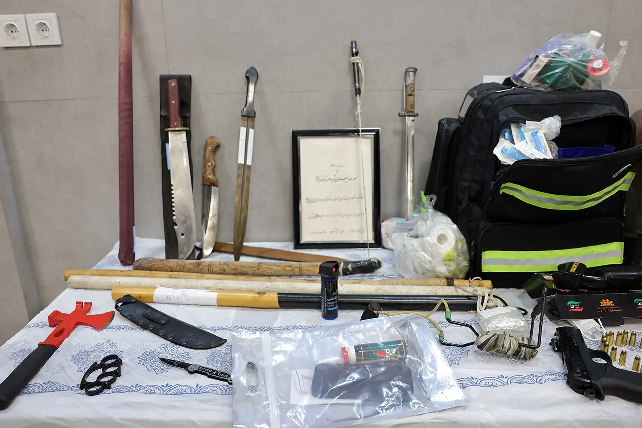 ادوات کشف شده از متهمان خرابکاری در اعتراضات دی ماه