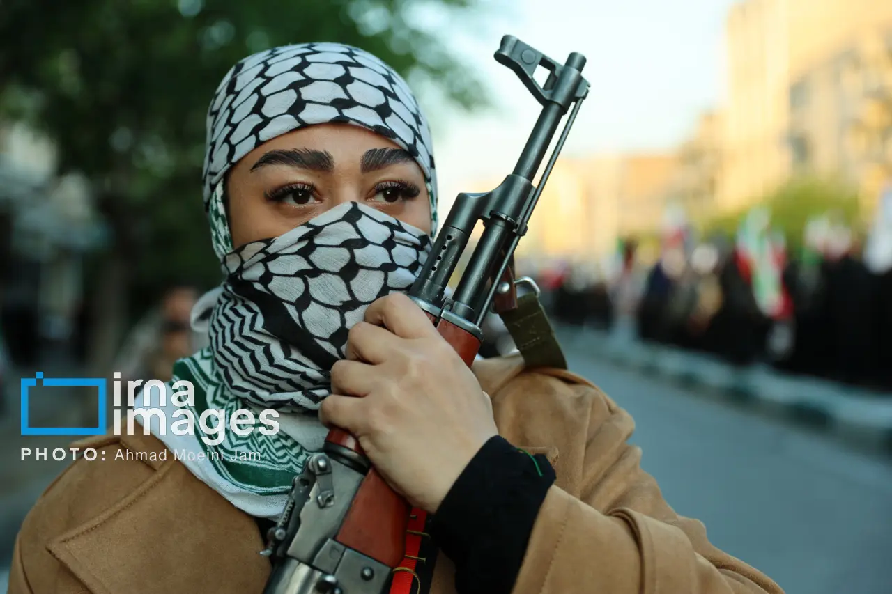 رزمایش دختران جان‌ فدای ایران