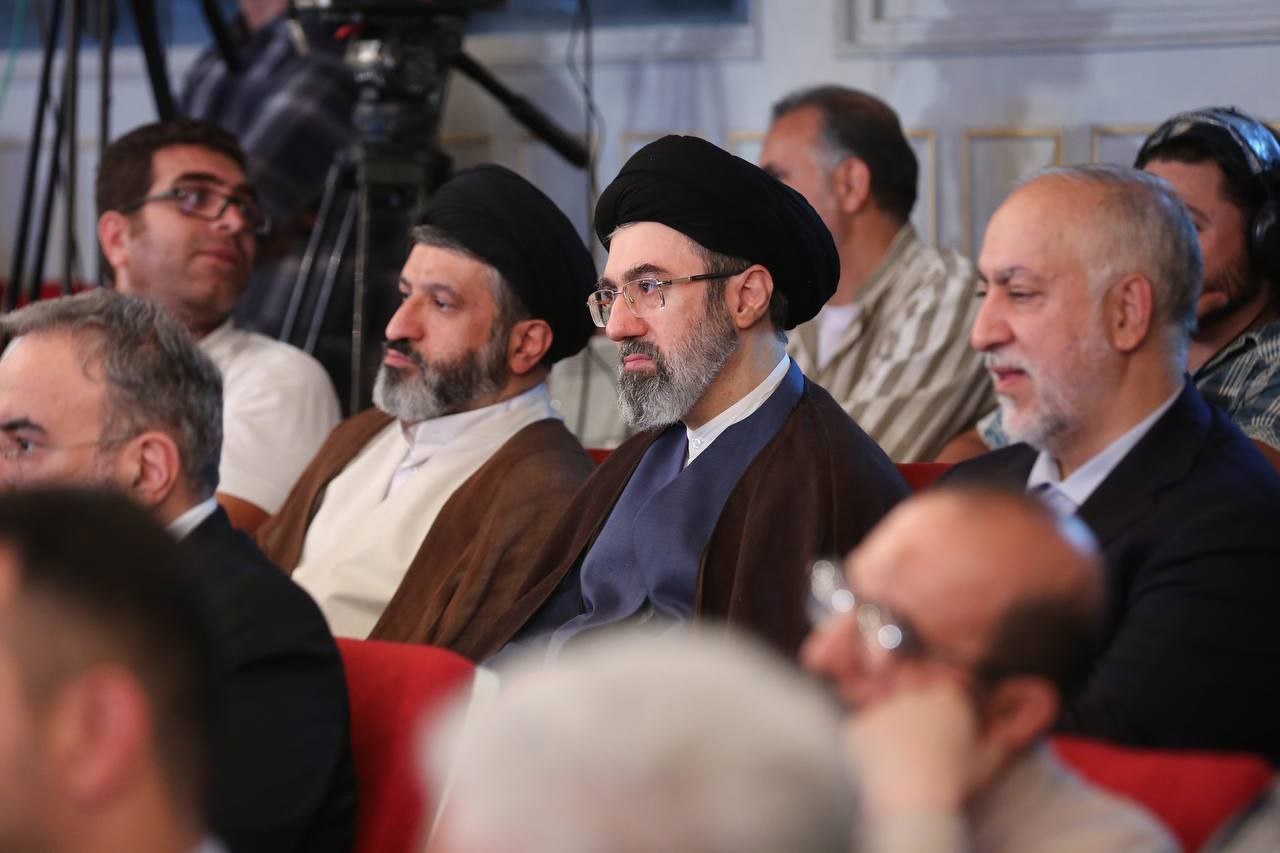 مجتبی خامنه‌ای در مراسم نکوداشت حداد عادل