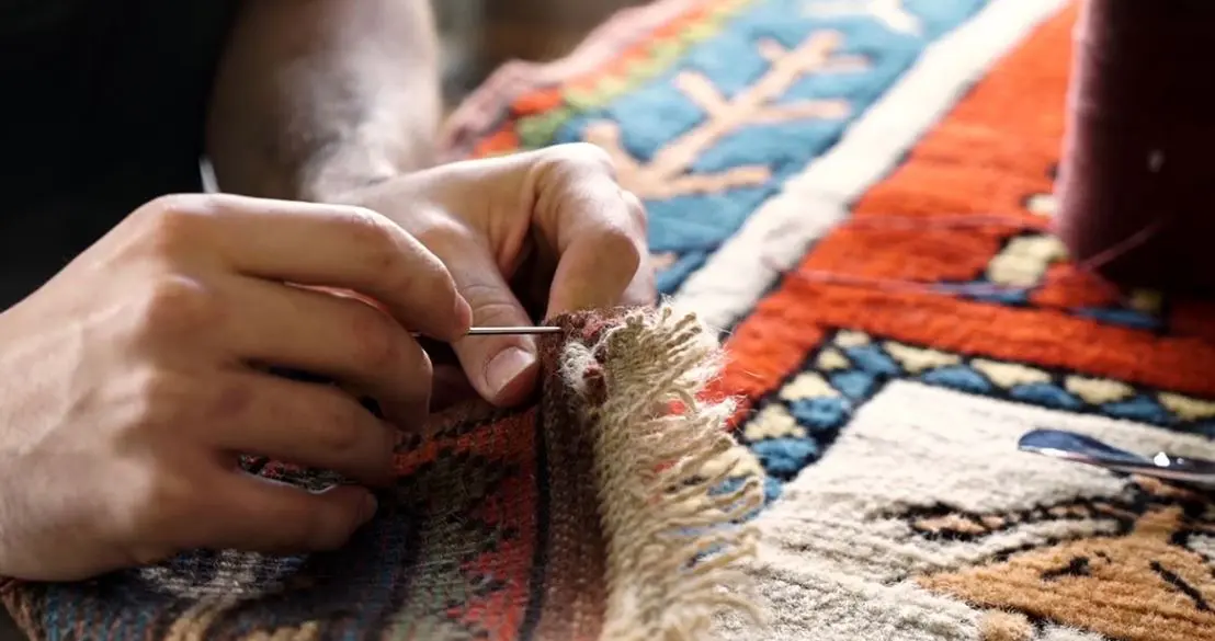 مرمتکاران فرش دستباف