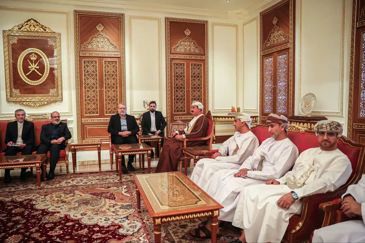 سفر علی لاریجانی به عمان