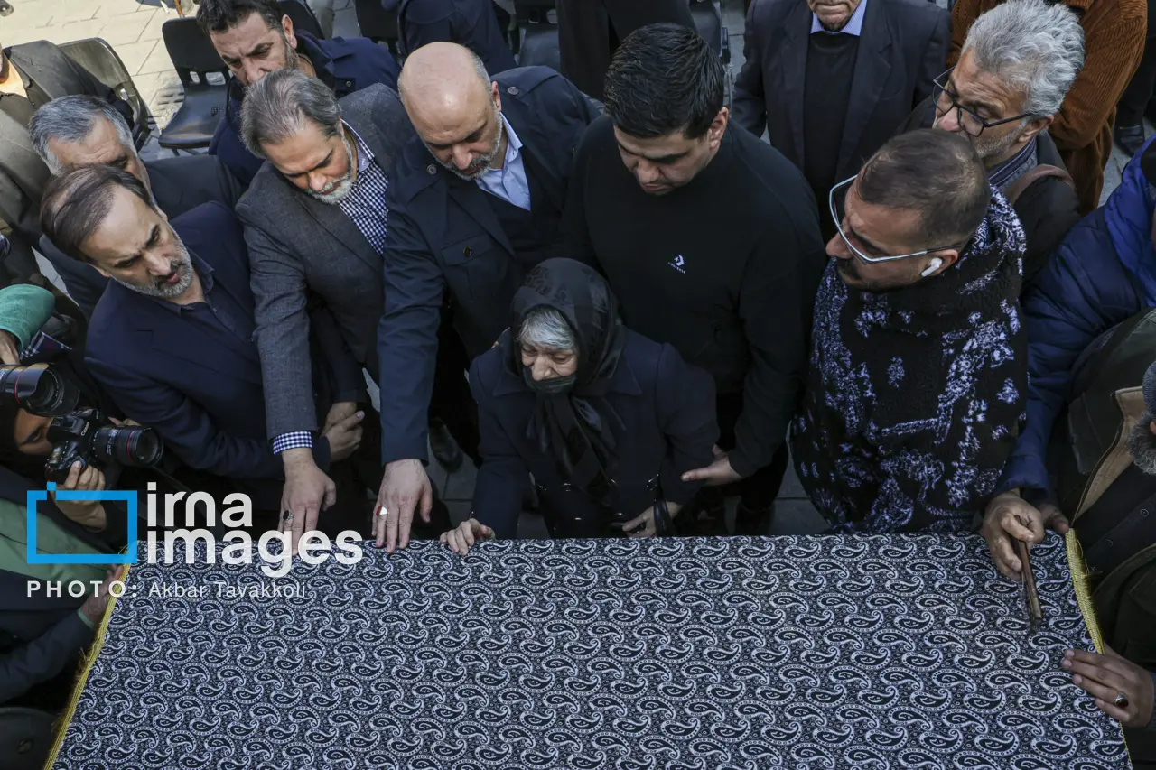 مراسم تشییع پیکر عنایت الله بخشی