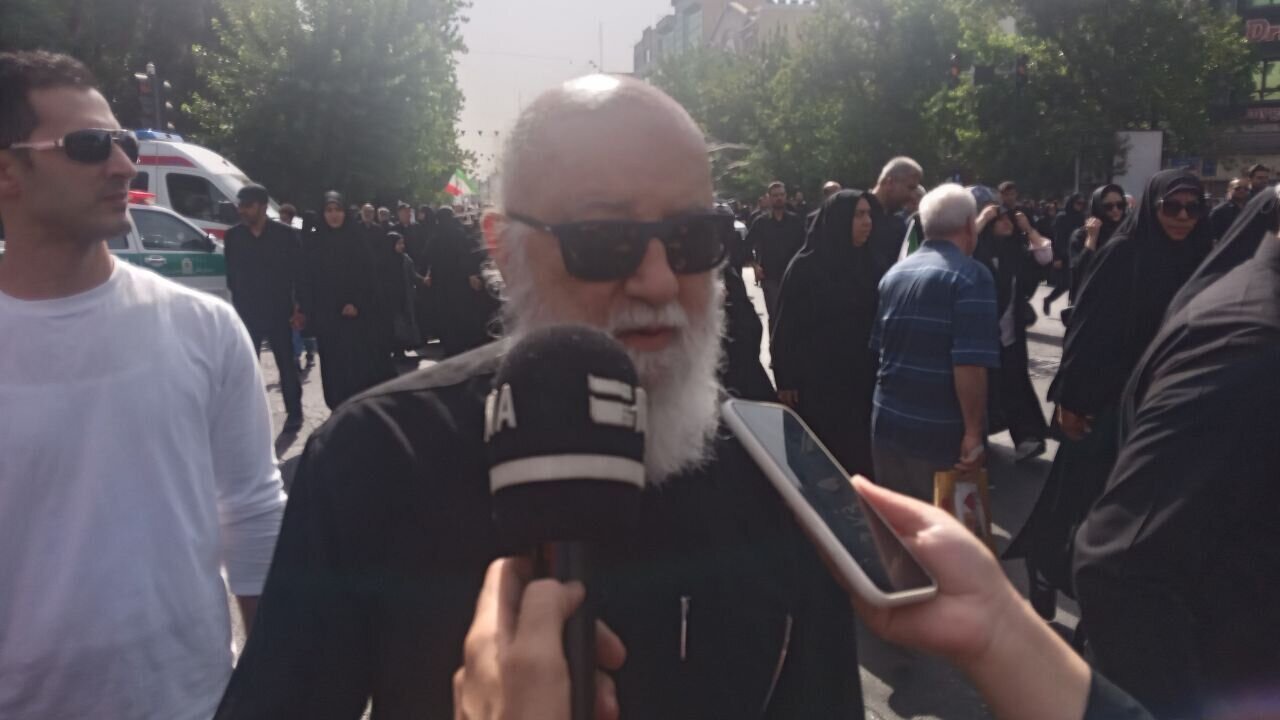 چمران در تشییع شهدای حمله اسراییل به تهران