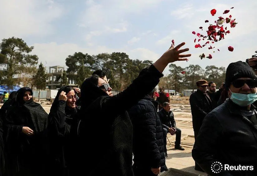  تصاویر خبرگراری رویترز از خاکسپاری شهدای حملات امریکا و اسراییل به ایران، در بهشت زهرای تهران