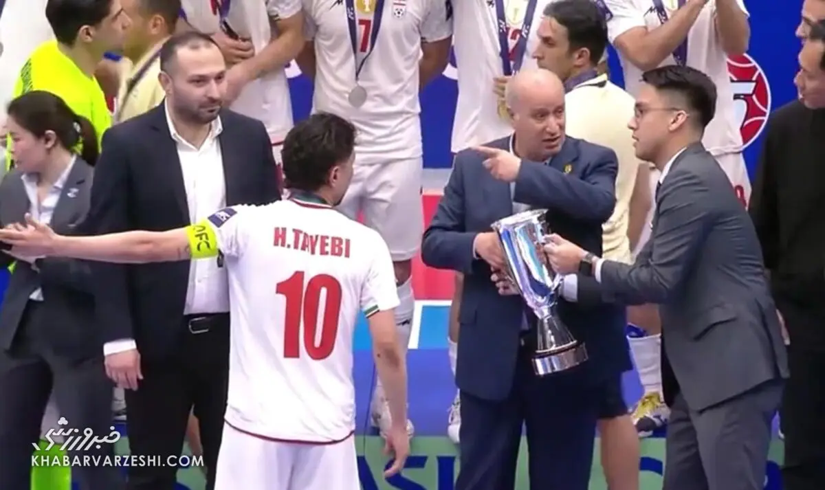 قهر سرمربی تیم ملی در اوج شادی