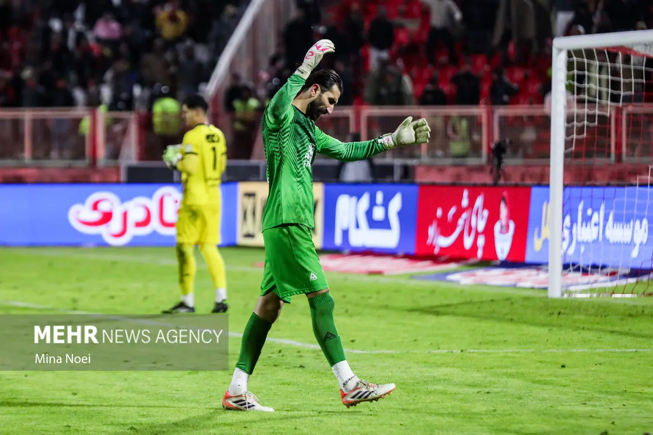 بیرانوند در بازی پرسپولیس و تراکتور