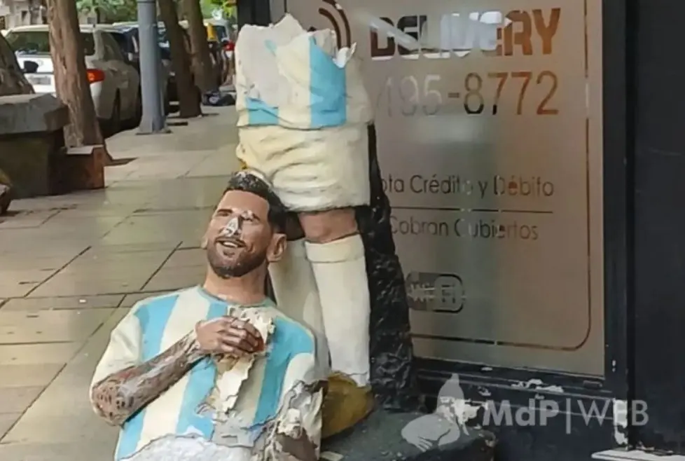 تخریب مجسمه لیونل مسی در شهر مار دل‌پلاتا