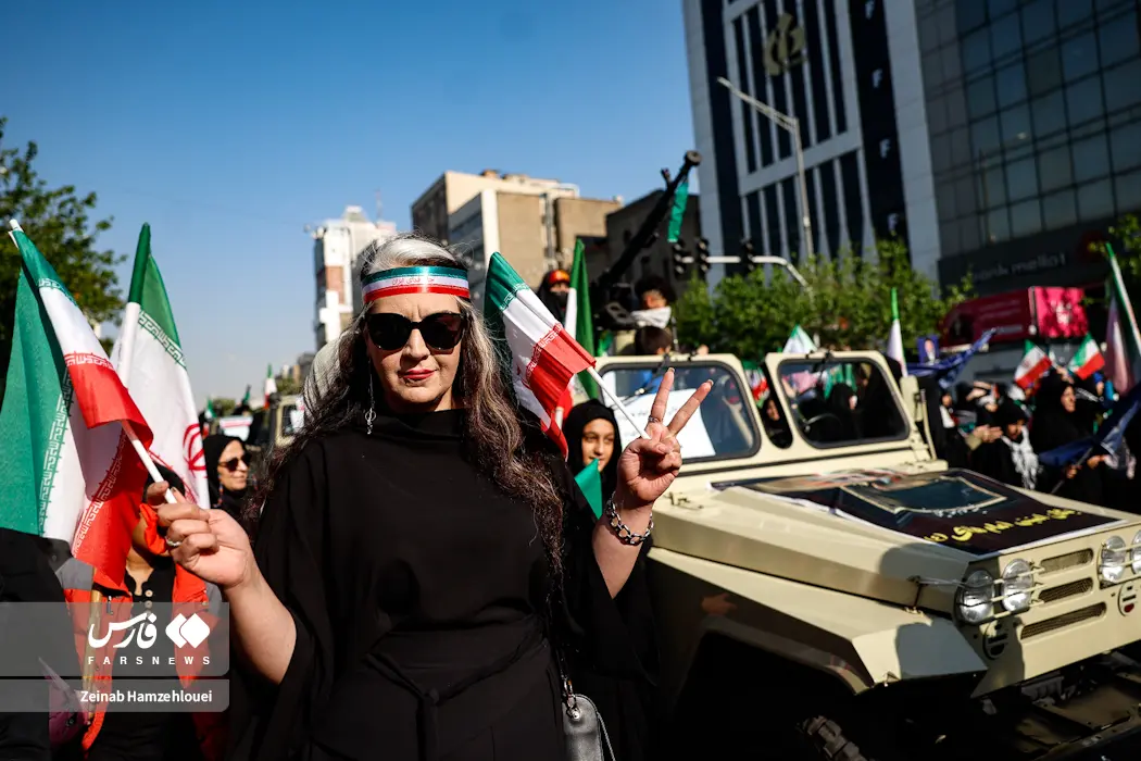 رزمایش دختران جان‌ فدای ایران