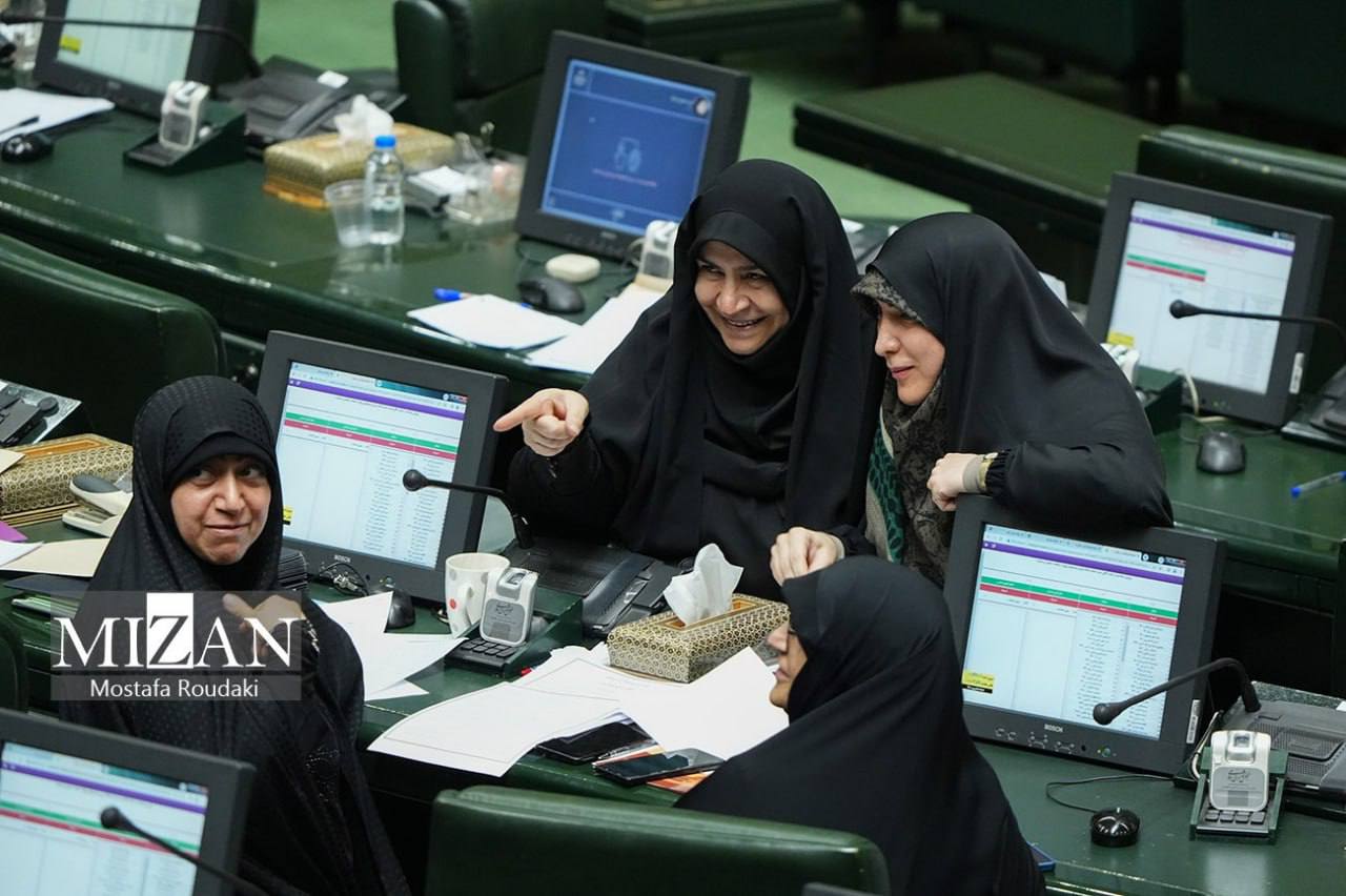 زنان نماینده مجلس دوازدهم در جلسه بررسی صلاحیت وزرای پزشکیان