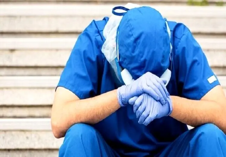 آژیر قرمز در جامعه پزشکی/ خودکشی رزیدنت‌ها جدی است 
