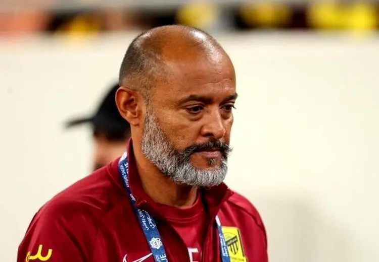 سرمربی الاتحاد رسما اخراج شد