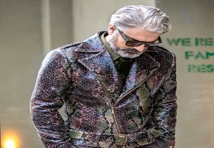 مهدی پاکدل با کت پوست مار/ عکس