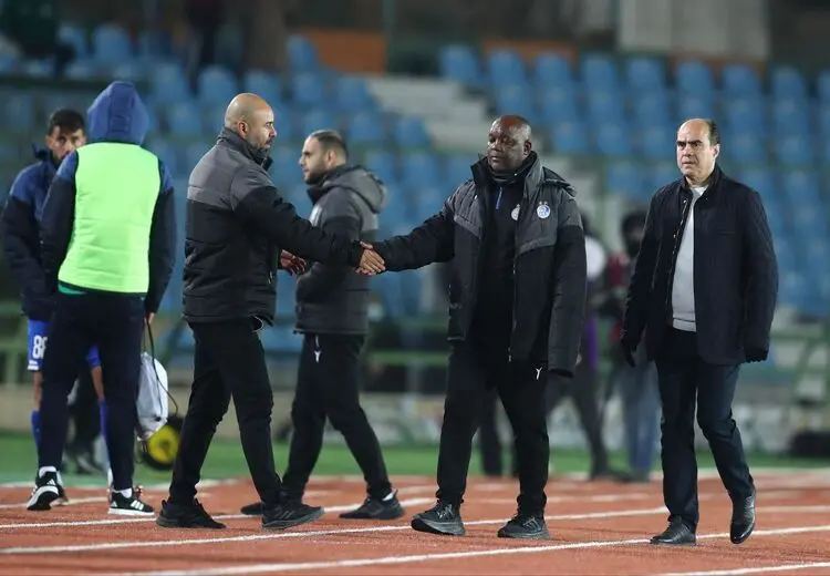 حجت کریمی : مربی بنجل آوردند و باید جواب بدهند