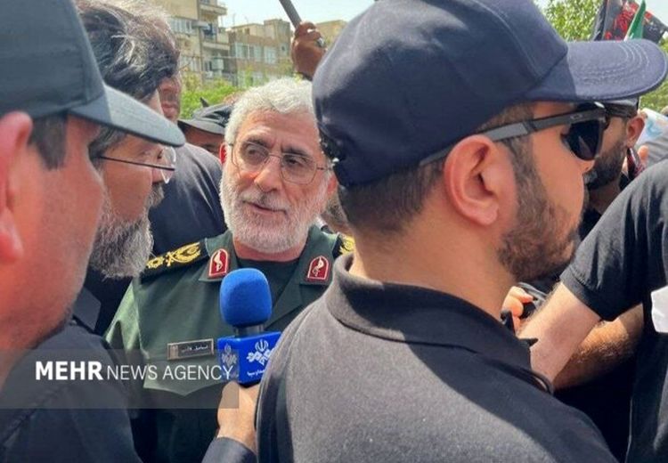 حضور سردار قاآنی در مراسم تشییع پیکر شهدای اقتدار