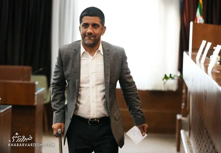 علیرضا دبیر ویلچری شد!/ عکس