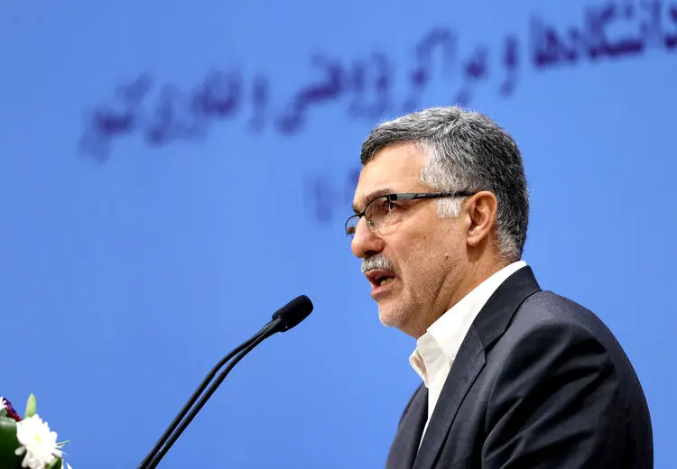 وزیر بهداشت: ۳۰۰ دانشجوی حکم‌دار به دانشگاه برگشته‌اند