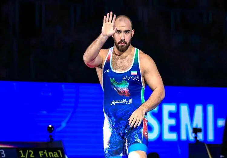 زارع قهرمان سنگین وزن کشتی جهان شد