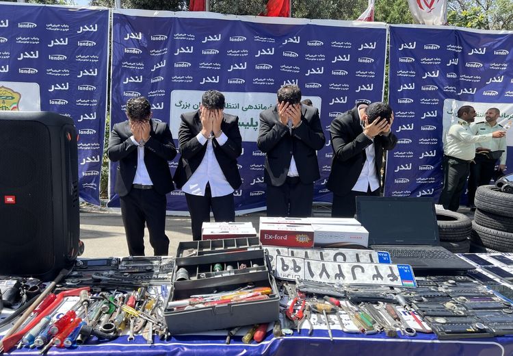 سرقت با کت و شلوار در تهران!