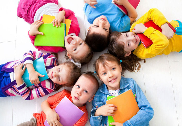10 مهارت اجتماعی مهم که کودکان باید تا قبل 13 سالگی یاد بگیرند