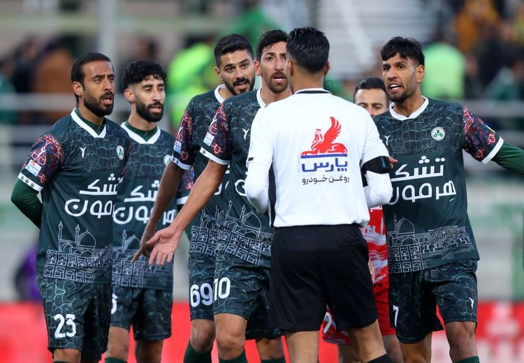 تبعید داور جنجالی ذوب‌ آهن و پرسپولیس به لیگ یک