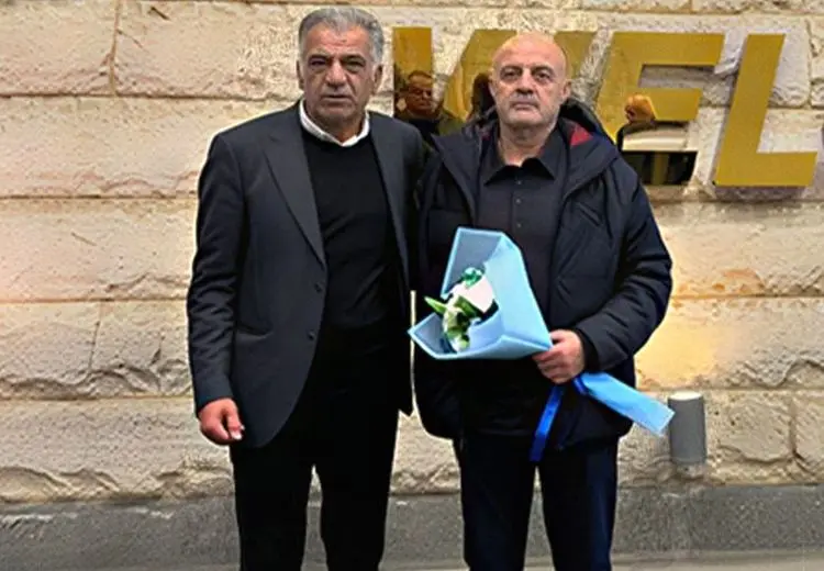 اوزجان بیزاتی به استقلال پیوست + عکس