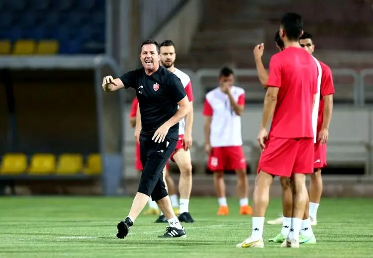 بن بست در جذب هافبک در پرسپولیس