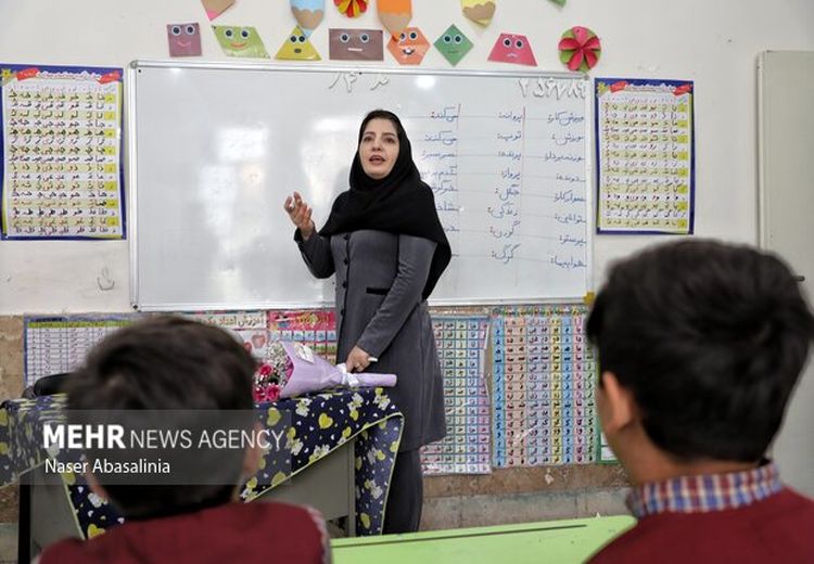 امسال ۷۲ هزار معلم جذب می‌شود
