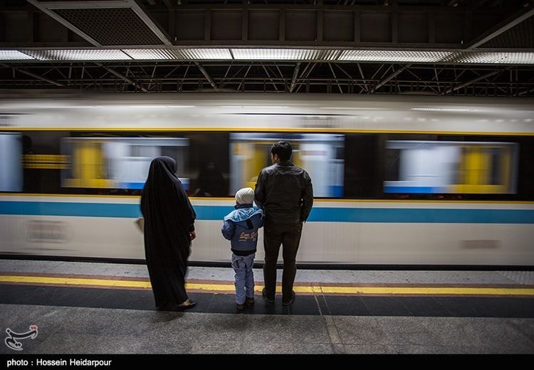 حادثه برای پسربچه 9 ساله در پله برقی متروی ارم سبز
