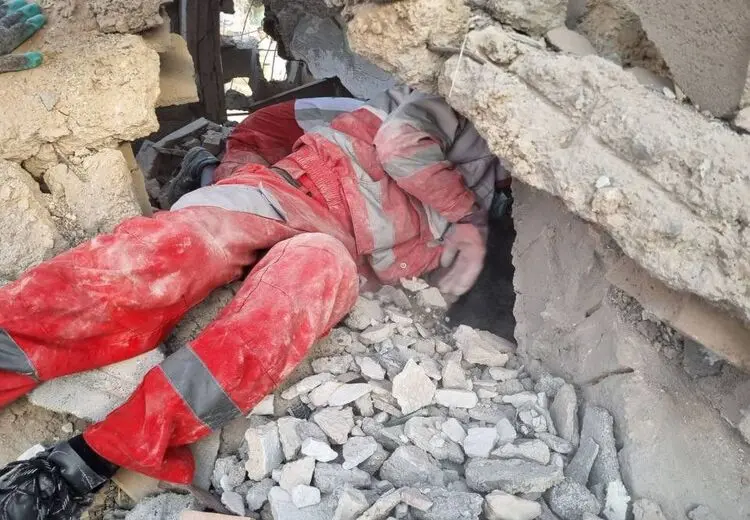 نجات ۸۰۰ مصدوم زنده از زیر آوار در تهران
