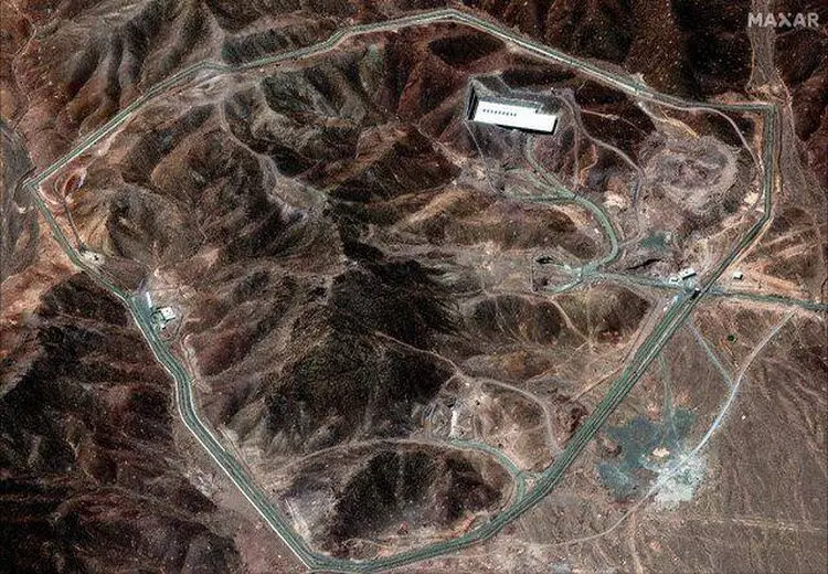 سایت معاونت سیاسی سپاه: دسترسی به هسته زیرزمینی فردو ادامه دارد؛بخش‌های حیاتی قابل ترمیم یا جابجایی است