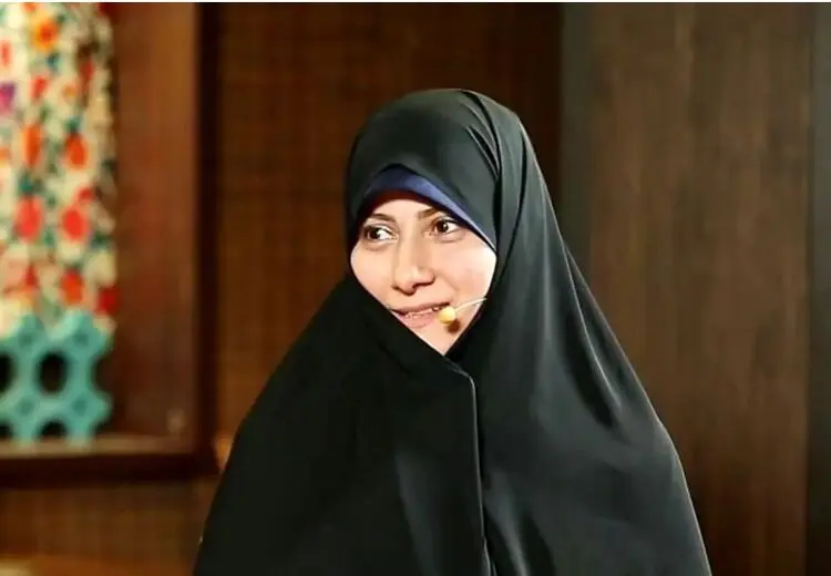 حمله دوباره فرد هتاک ، این بار به رئیس مجلس + عکس
