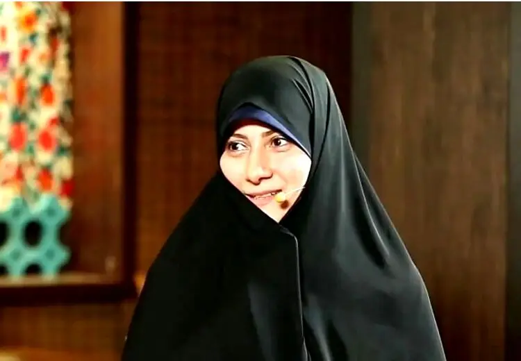 راه اندازی کلینیک ترک حجاب در تهران!/ زنان بدون حجاب بستری می‌شوند؟!