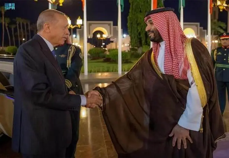رانندگی ولیعهد عربستان بعد از دریافت هدیه اردوغان + فیلم