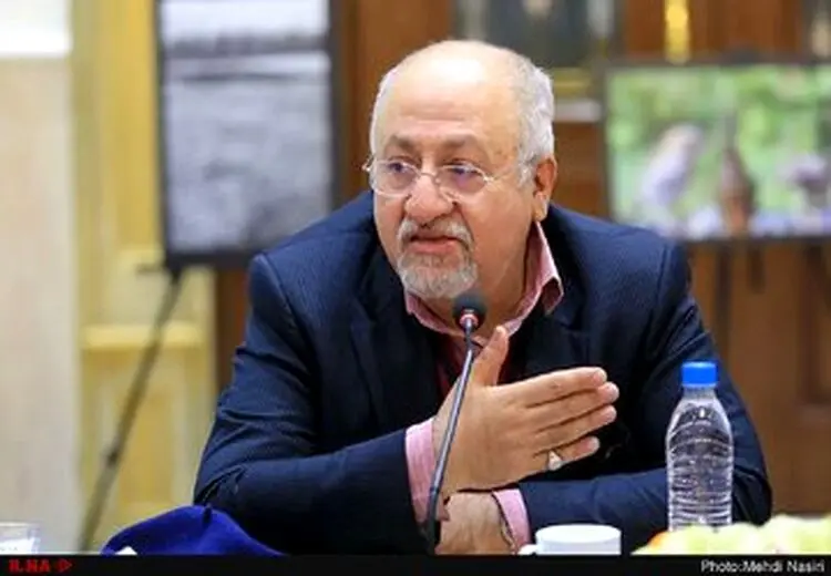انتقاد از عملکرد وزارت کشور و مقامات امنیتی در انفجارتروریستی کرمان/ به جای درگیر شدن با روسری یک خانم و توقیف ماشین، به کار اصلی تان بپردازید