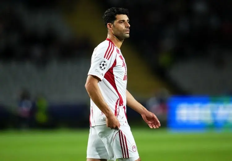 واکنش مهدی طارمی به شهادت دانش‌آموزان مینابی / عکس