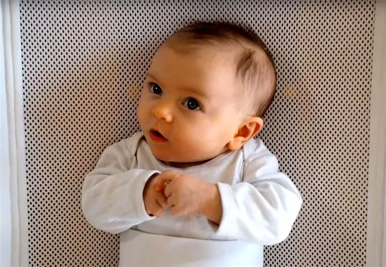 رفلاکس‌های متعدد نوزادان چه زمانی به پایان می‌رسد؟
