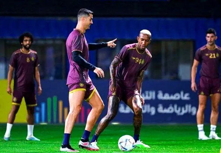 عکس | عضلات آماده رونالدو در تمرین النصر