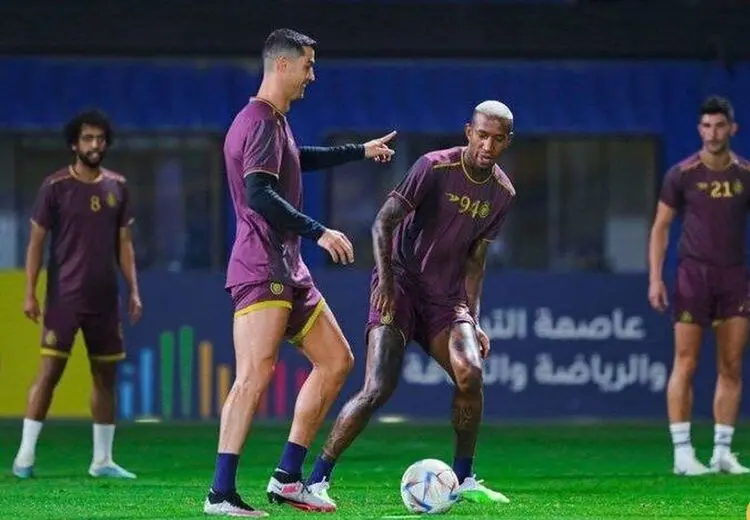 عکس | عضلات آماده رونالدو در تمرین النصر