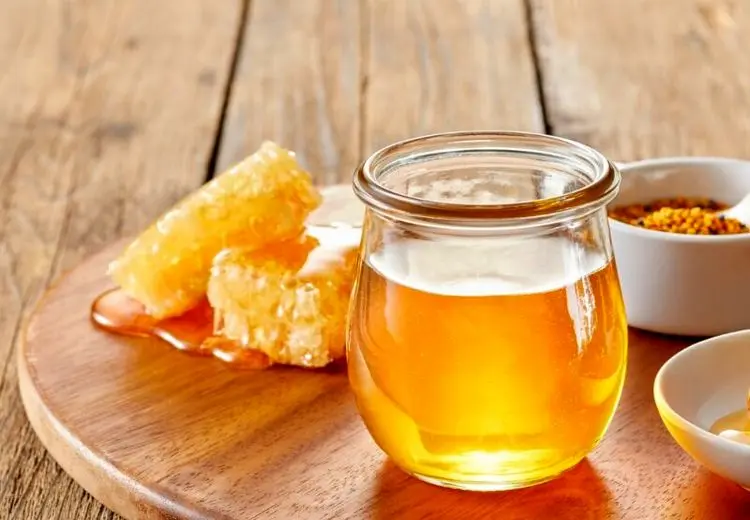 شکرک زدن عسل خوب است یا بد؟ / عسل طبیعی شکرک میزند یا عسل تقلبی؟