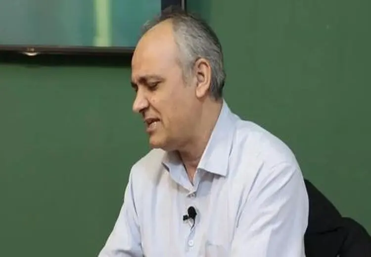 هشدار احمد زیدآبادی به مسئولان: دستگاه‌ها مراقب باشند به پای خودشان شلیک نکنند!
