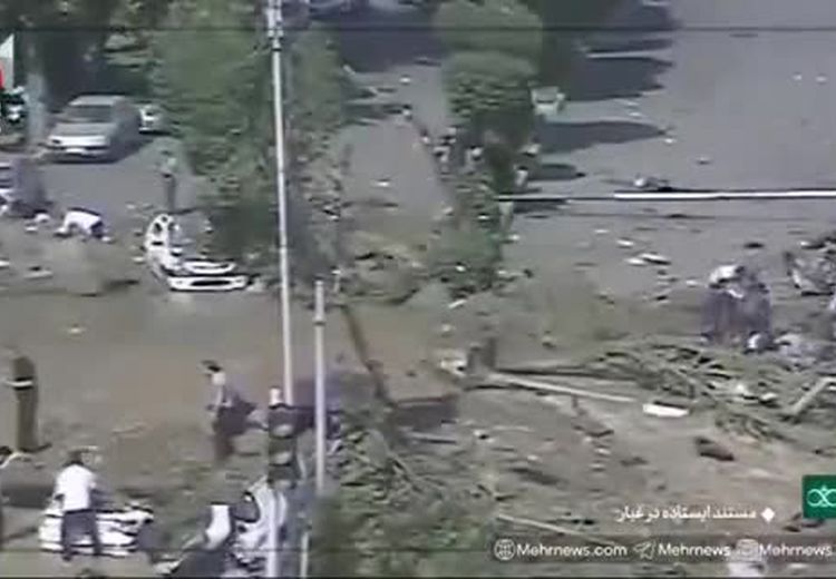  تصاویر دوربین‌های ترافیکی از لحظاتی پس از حمله موشکی به میدان قدس تجریش 

