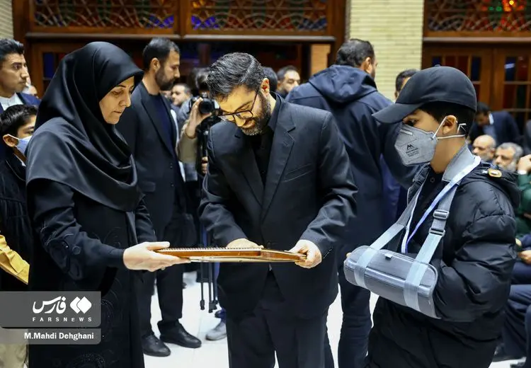 چه کسانی به مراسم ختم همسر و ۲ فرزند سقاب اصفهانی رفتند؟